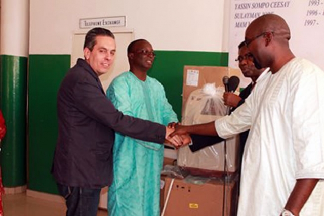 Receiving the medical equipment at the EFSTH