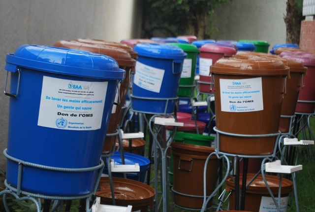 Kit de lavage des mains au CHU de Donka