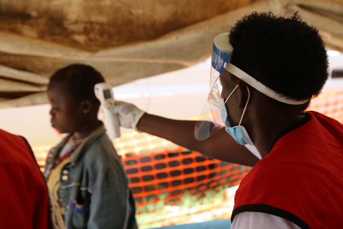 Temperature screening at Mpondwe border point 