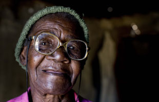 woman-zimbabwe-helpage.jpg