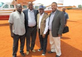 High-level officials of Dolo Zonal Administration with WHO Representative to Ethiopia and Deputy Head of Somali Regional Health Bureau in Warder, 15 April 2014.