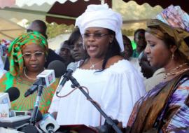 La Première Dame du Sénégal lors de son allocution, entourée du Ministre de la Santé et de l’Action sociale (en face) et du Ministre de la Famille, de l’Entreprenariat féminin et de la Petite Enfance