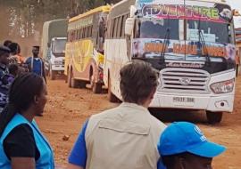 L'arrivée des ex-réfugiés à leur arrivée à Ruyigi en début d'après-midi