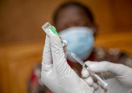 Risques et difficultés liés au déploiement des vaccins contre la COVID-19 en Afrique