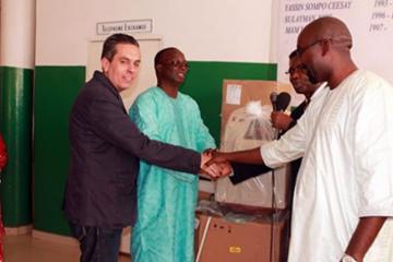 Receiving the medical equipment at the EFSTH