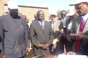 From left: His Excellency, Salva Kiir Mayardit, the president of the Republic of South Sudan, Hon Dr Riek Gai Kok, Minister of Health, Republic of South Sudan, the Canadian Ambassador to South Sudan his Excellency Nick Coghlan, and Dr Abdi Aden Mohamed, the WHO South Sudan Head of Office