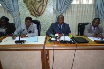 01 De g à d, Dr Marie Rose NAGO, Directeur de Cabinet, Pr Dorothée A. KINDE GAZARD, Ministre de la Santé, Dr Akpa R. GBARY, WR OMS et Dr Valère GOYITO, Secrétaire Général du Ministère de la Santé.