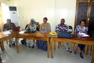 01 Une vue partielle des participants avec a l extrême gauche, le Consultant en Communication, M. Rodrigue BARRY