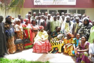 Photo de famille à la fin de la cérémonie de la Africaine de Medecine Traditionnelle