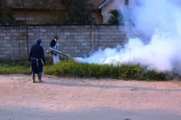 Riposte FJ_opération de fumigation à l'hôpital général de référence de Matadi par MSF pour limiter les piqûres des moustiques