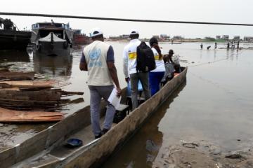 L’équipe conjointe de supervision OMS et Bureau de zone de santé de Kingabwa en partance pour la supervision vers les îlots sur le fleuve Congo.