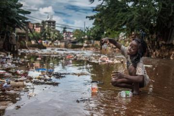 La vague d’épidémies de choléra qui balaie l'Afrique a déclenché la plus vaste campagne de vaccination contre le choléra jamais vue, avec plus de deux millions de personnes à travers le continent qui s’apprêtent à recevoir le vaccin oral contre le choléra (OCV). 