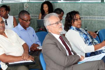 Convidados e participantes do encontro sobre Saúde Única