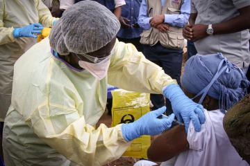 La vaccination contre Ebola commence en Guinée pour endiguer la nouvelle épidémie