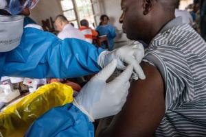 WHO and the Africa Centres for Disease Control and Prevention call on countries in the region to work together on the Ebola response