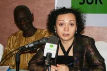 Mme Elmi prononcant son discours