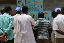  A WHO/UNICEF Risk Communications team member in a discussion with the Social Mobilization committee of sub-woreda 2, woreda 12 of Jijiga City (Photo: Ms Tseday Zerayaco)