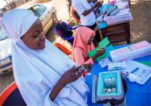 Vaccinator in the field