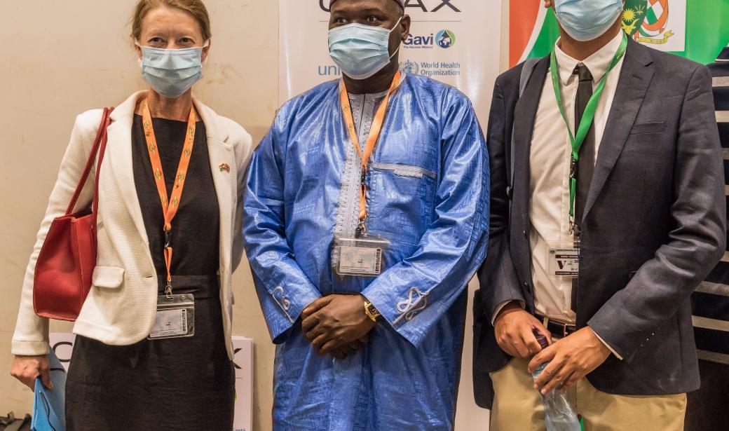 Près de 355,000 doses de vaccins contre la COVID-19, expédiées par l’intermédiaire du mécanisme COVAX sont arrivées le 14 avril 2021 à Niamey, au Niger. Cette livraison fait partie d'une première vague qui se poursuivra dans les semaines à venir. A terme, un total de 4 millions 500 doses d’Aztrazeneca sont attendues au Niger.